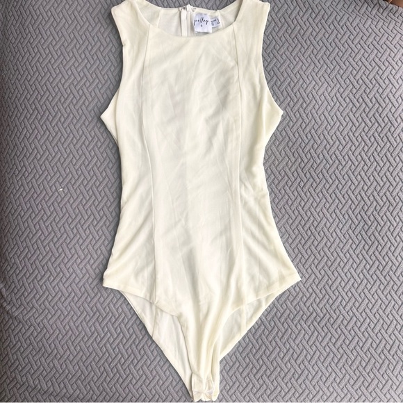 oh polly sleeveless mesh buttercream bodysuit - Picture 1 of 6